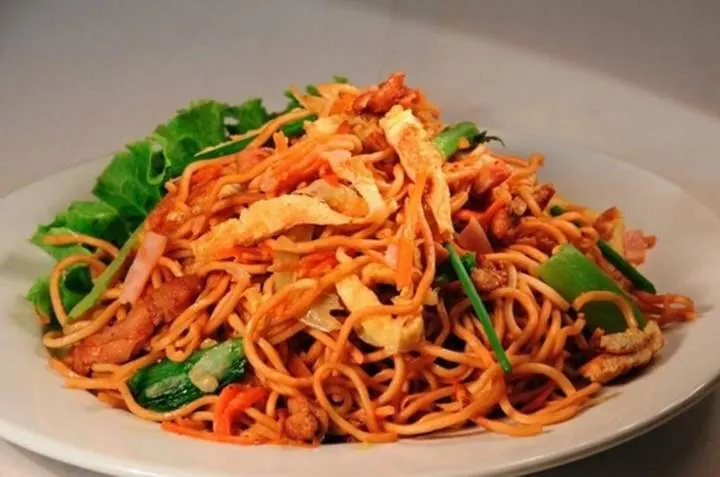 Plat cuisiné réunionnais mijoté, servi frais